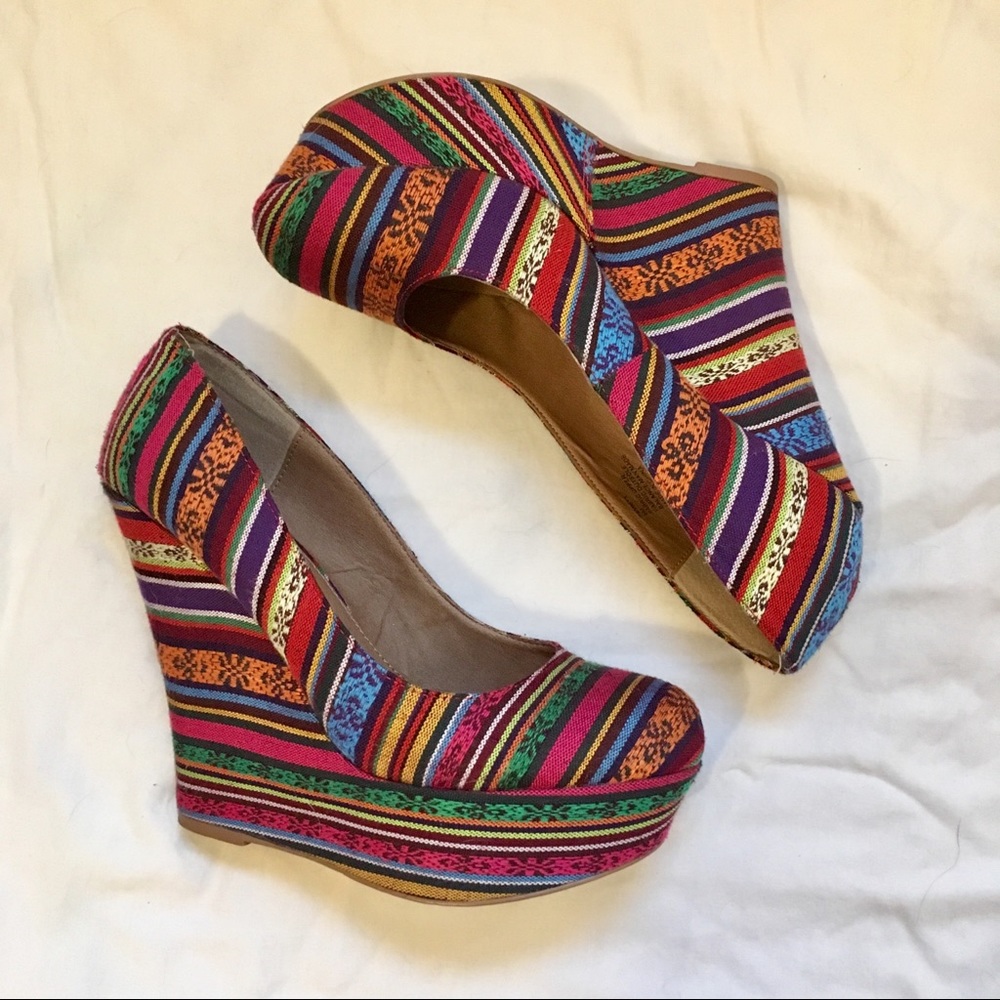 Steve Madden tribal wedge platform